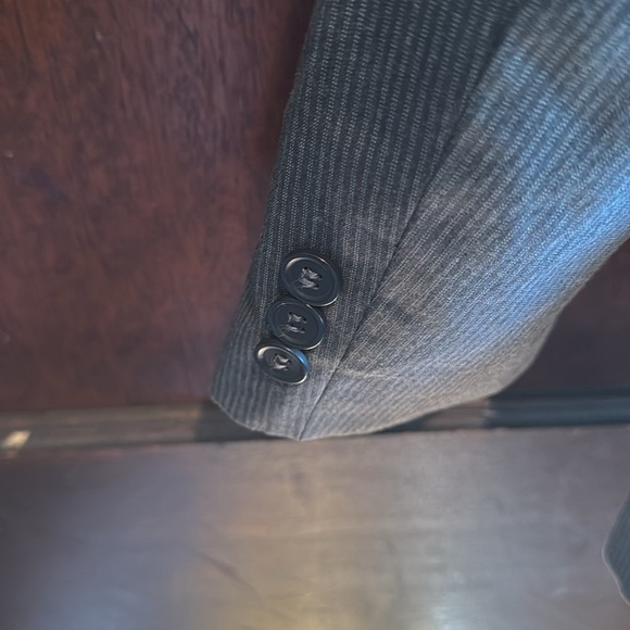 Boys Gray PinStriped Suit Jacket Size 8 Not New - Picture 5 of 16